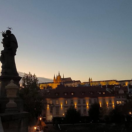 プラハValentinka Minutes Away From Charles Bridgeアパートメント エクステリア 写真